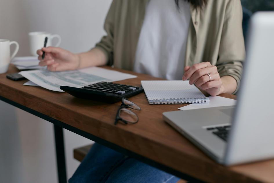 Stress and sleep women: how to break the toxic cycle